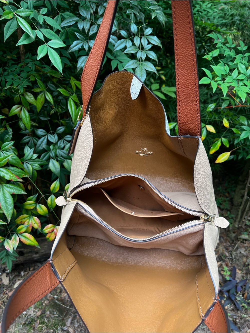 Coach Hadley Hobo in Pebbled Leather Colorblock LIGHTWEIGHT PERFECTION 😎😎😎 NWOT - Picture 9 of 17
